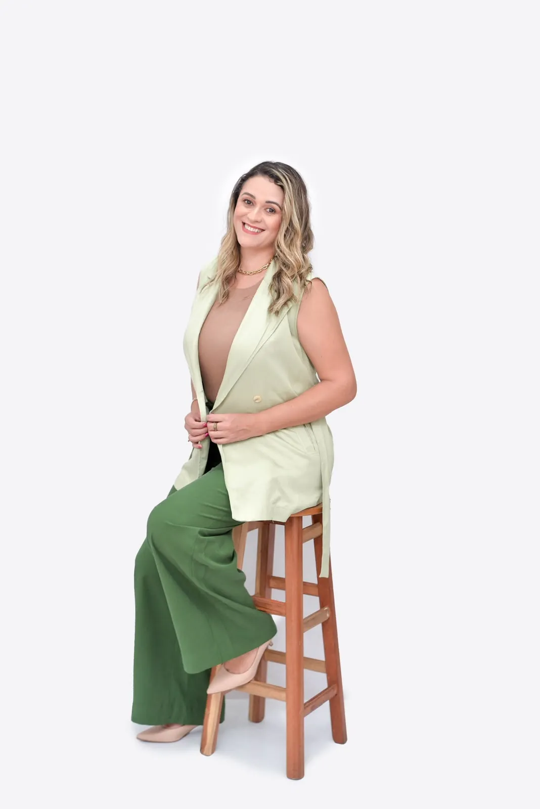 Psicóloga Sirlene Almeida em ambiente de atendimento